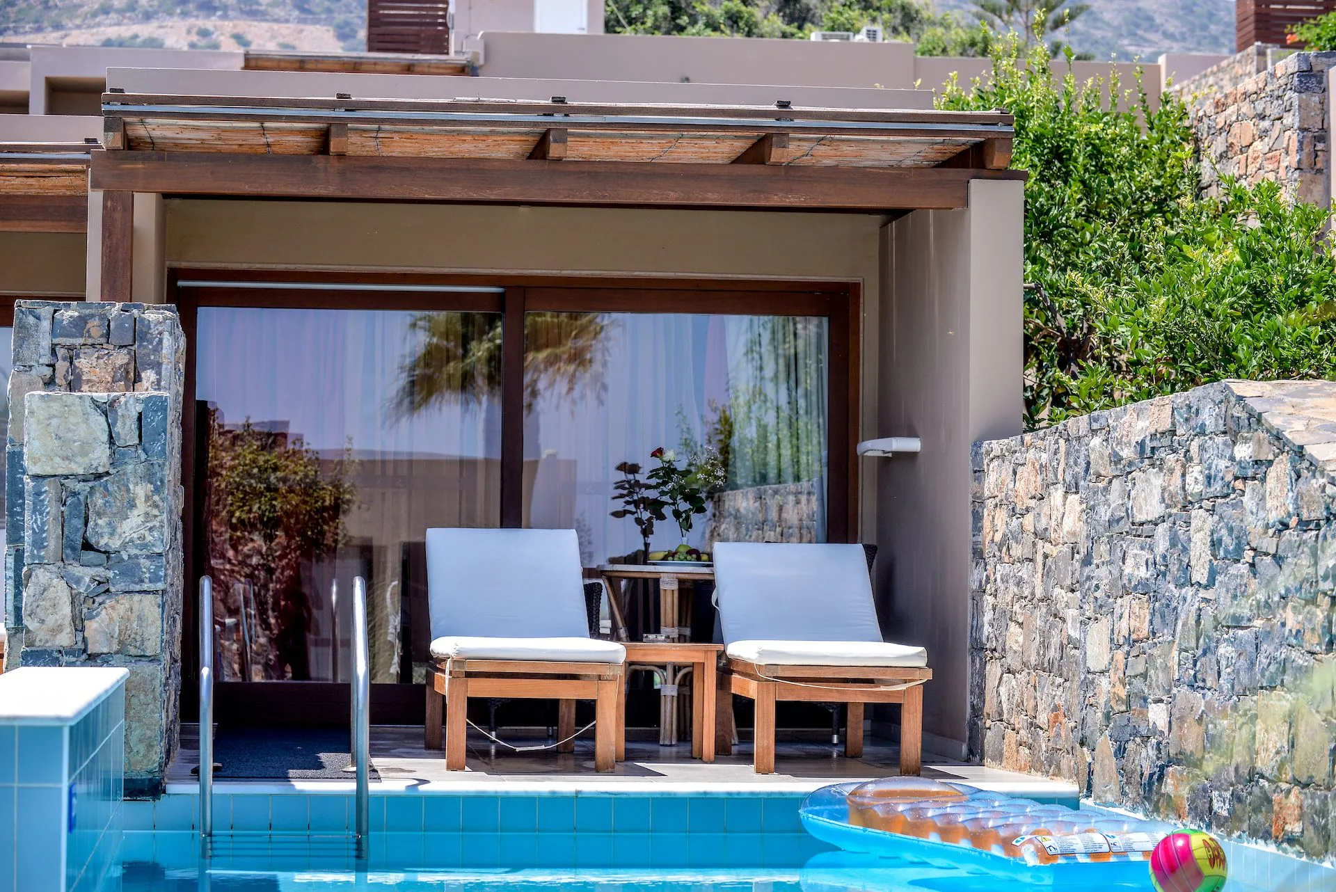 Blue sea beach junior suite with private pool