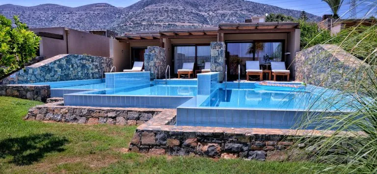 Blue sea beach junior suite with private pool