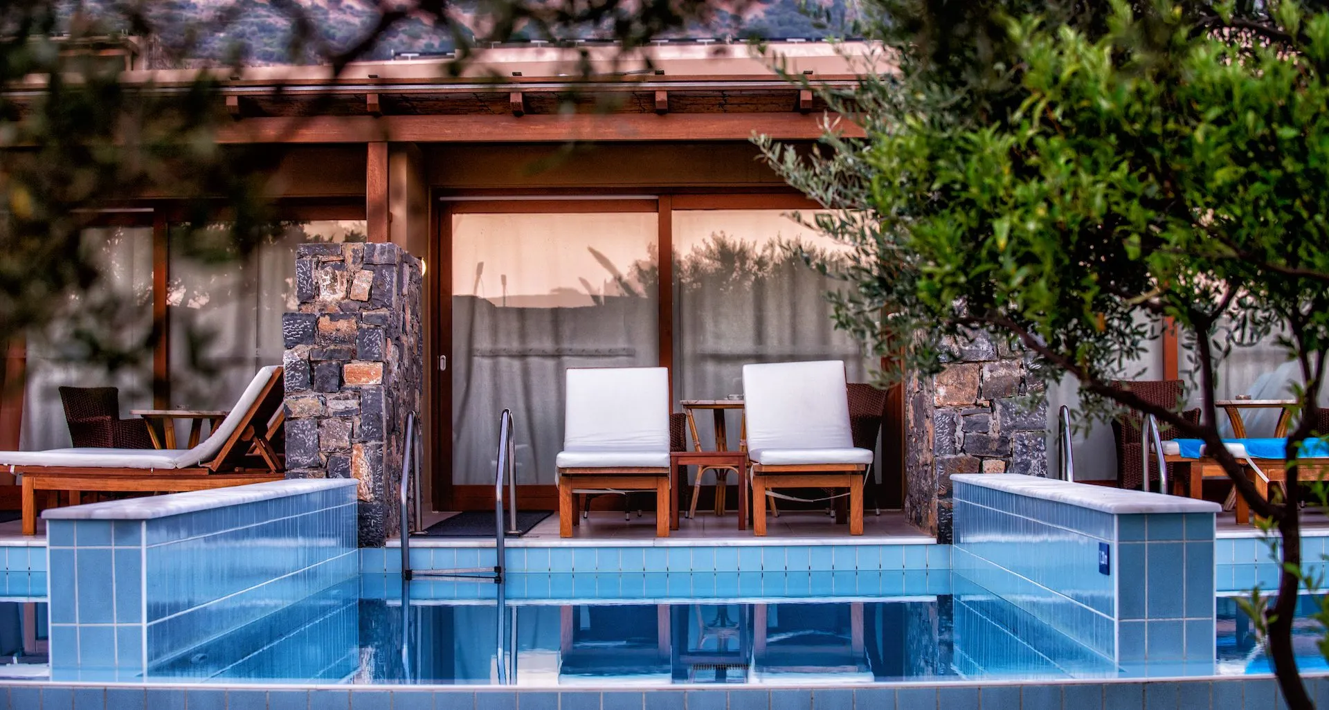 Blue sea beach private pool