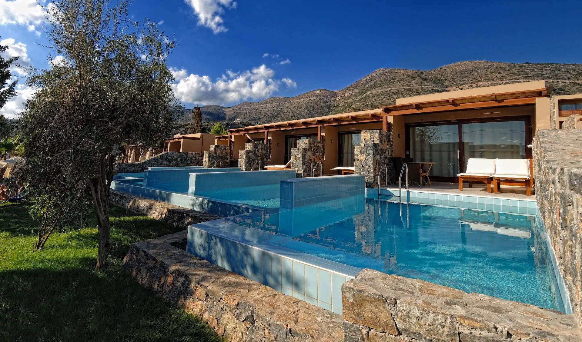 Blue sea beach private pools