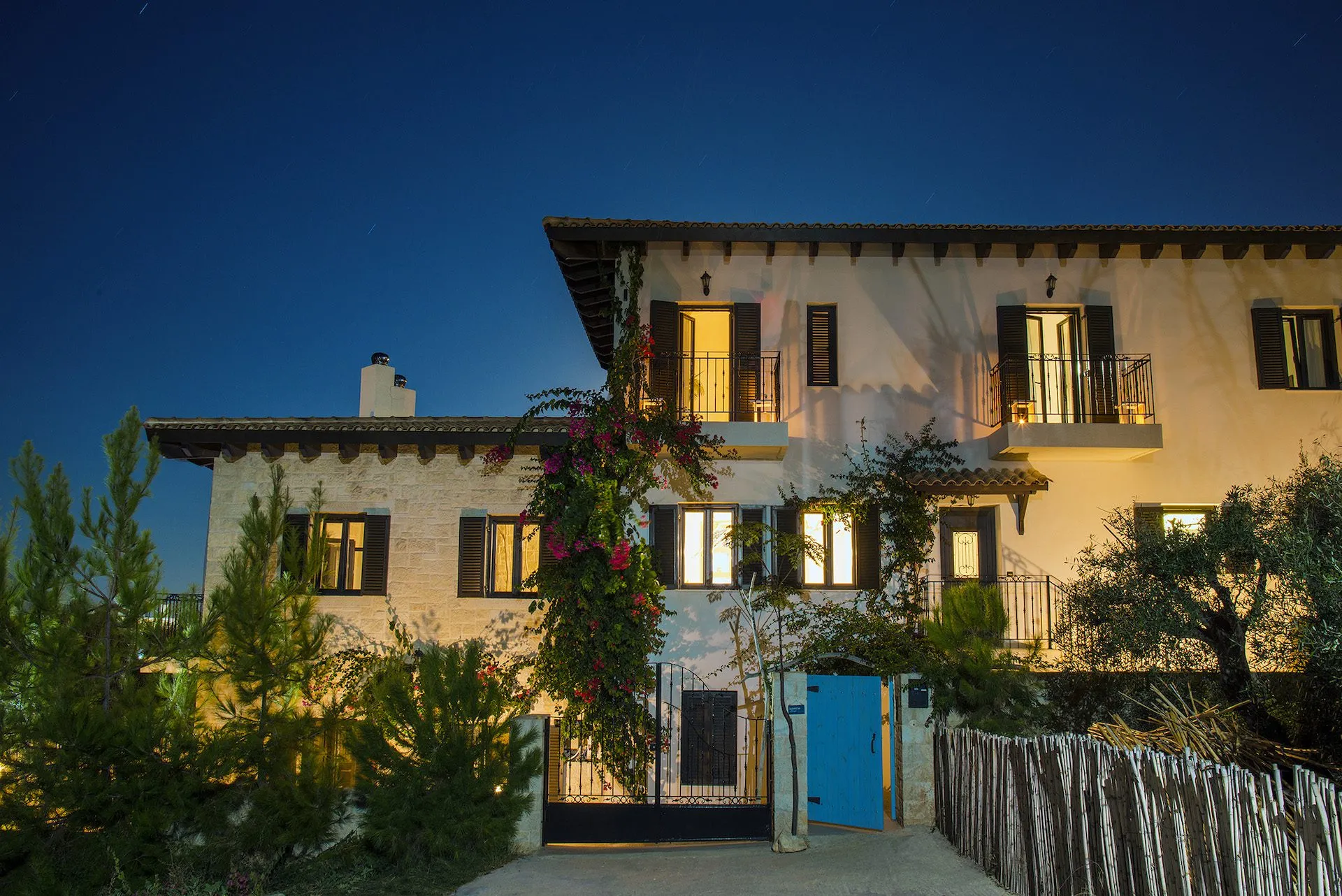 Bohemian blue crete