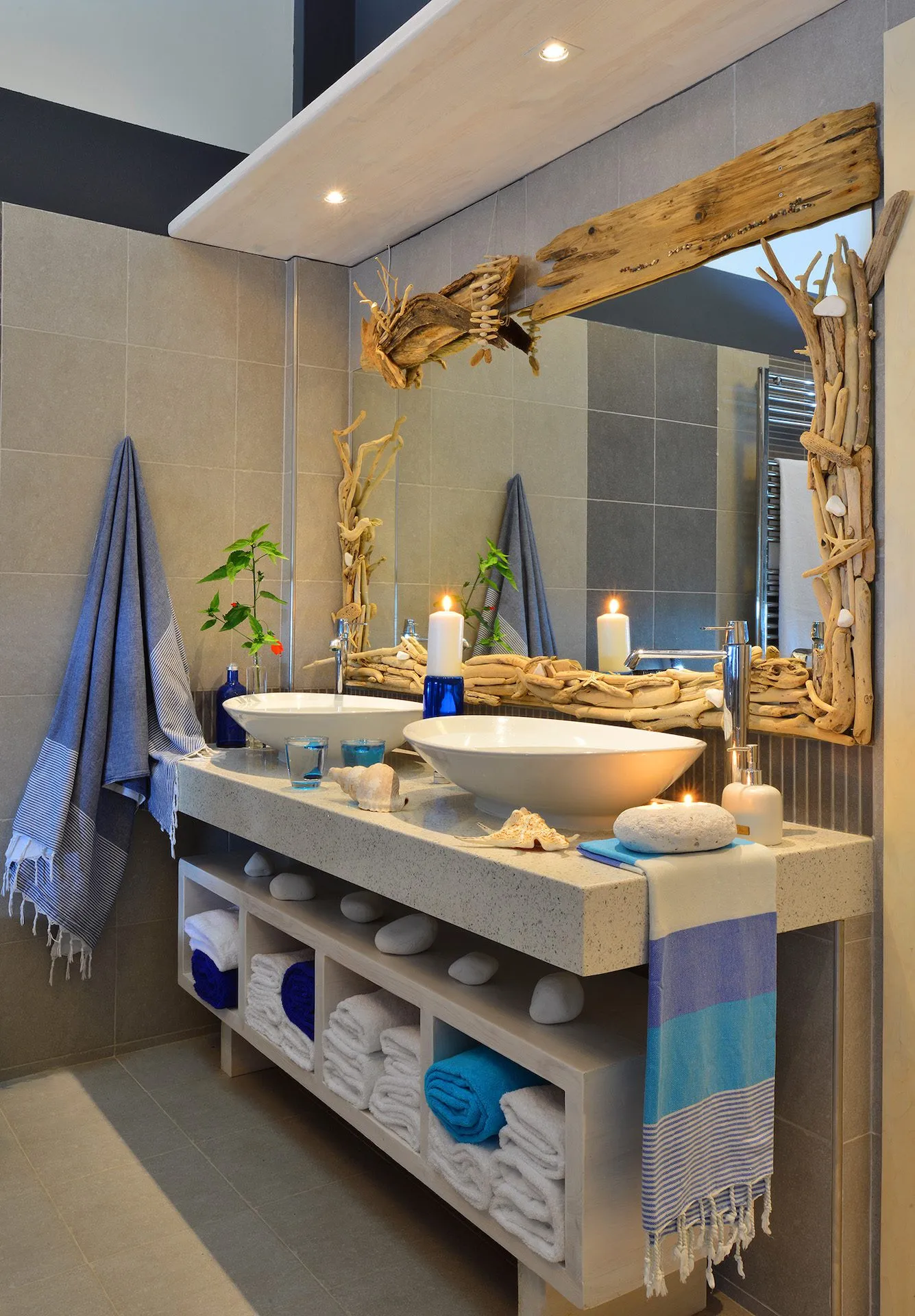 Bohemian blue crete