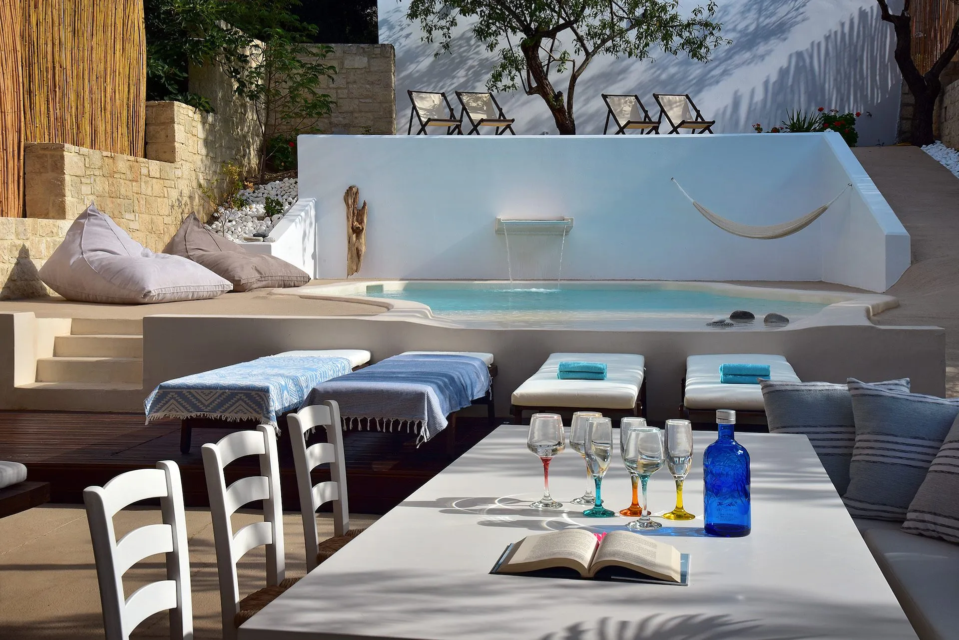 Bohemian blue crete