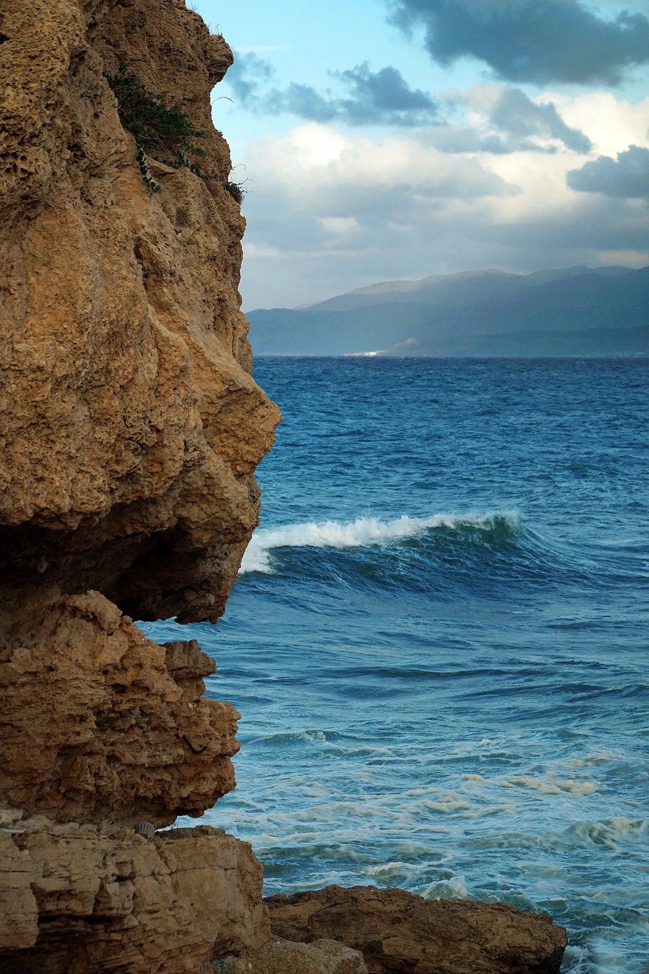 Bohemian blue crete