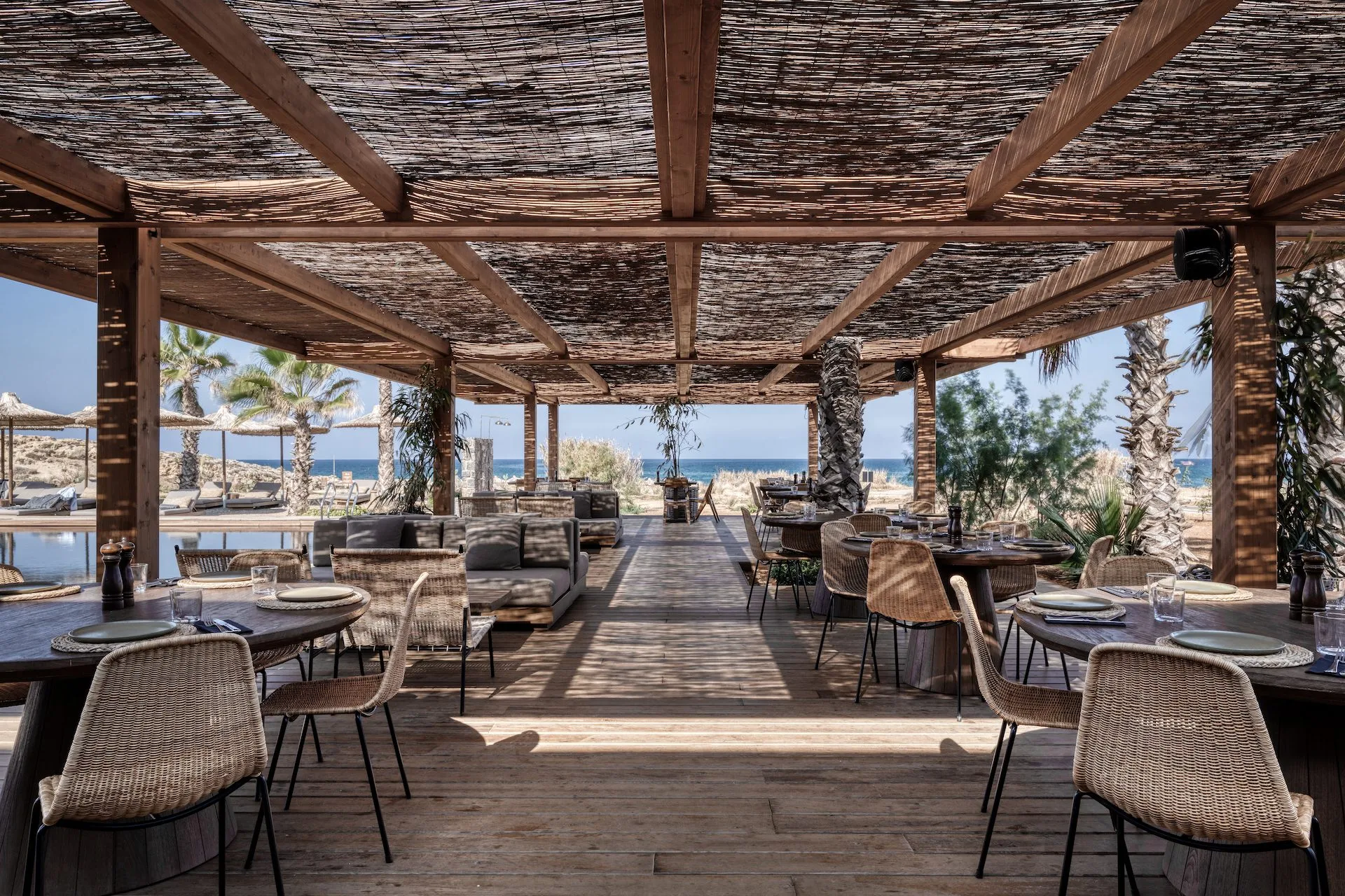 Domes zeen beach house