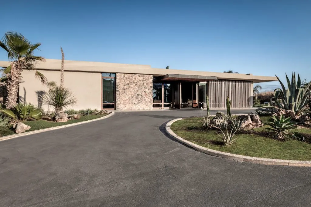 Eingang des Domes Zeen Hotels