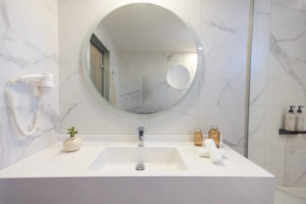 Eliros Superior-Doppelzimmer mit Gartenblick