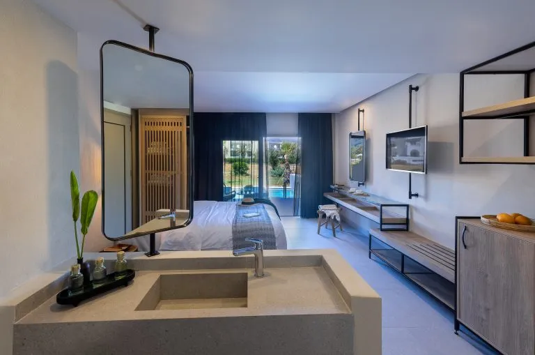 Eliros superior double room private pool