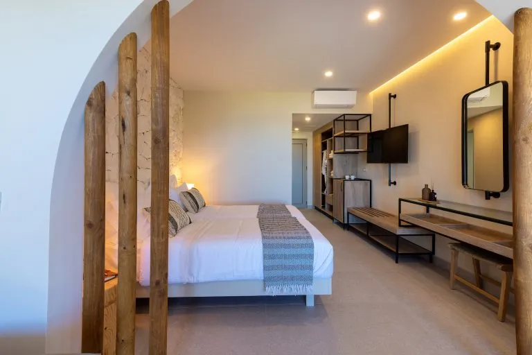 Eliros superior double room sea view front row