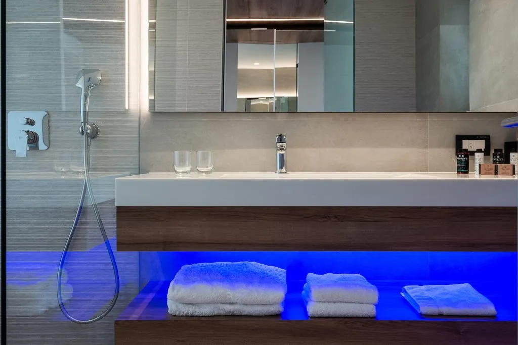 Euphoria resort bathroom