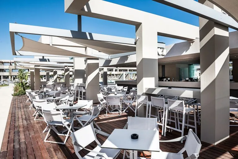 Euphoria resort pool bar