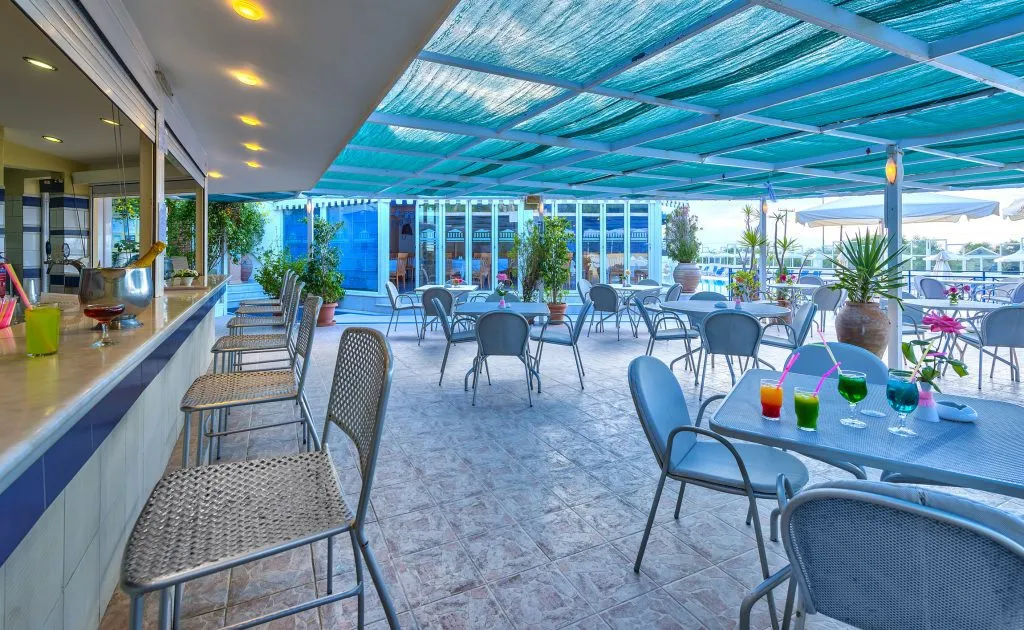 Rethymno mare pool snack bar apollo