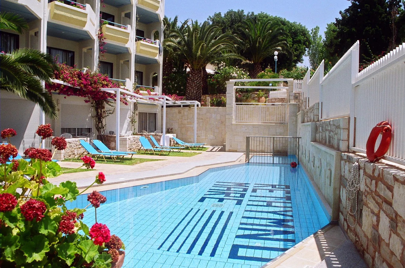 Rethymno mare sharing pool mare